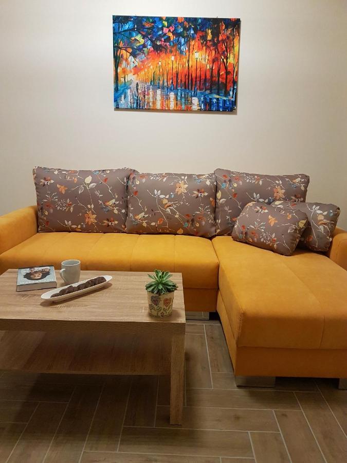 Apartment Silver *