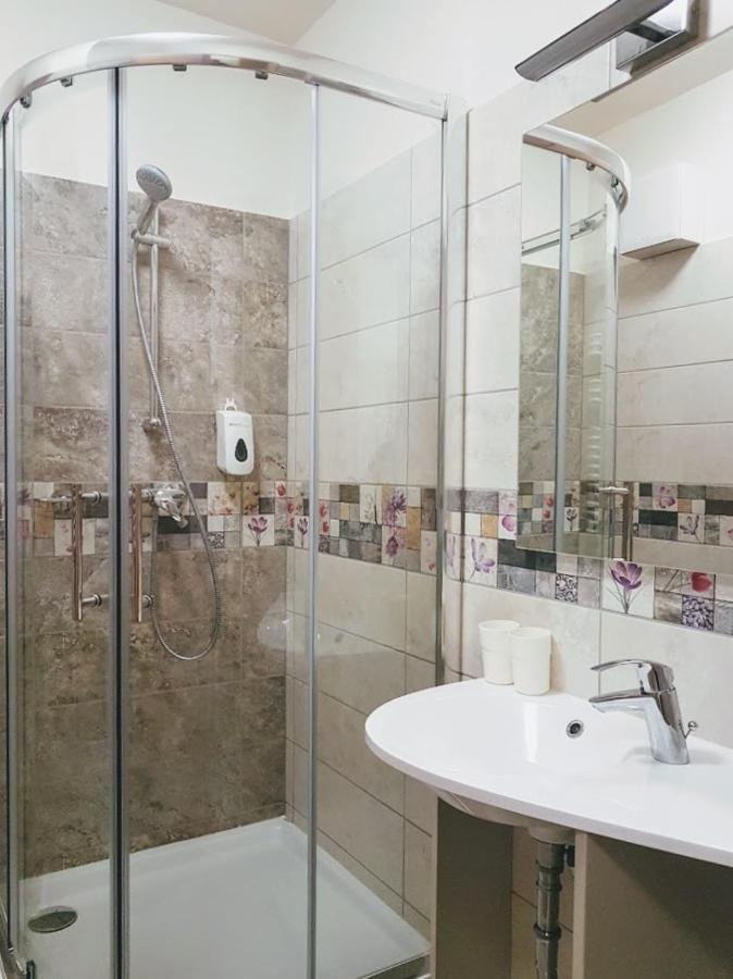 Apartment Silver *