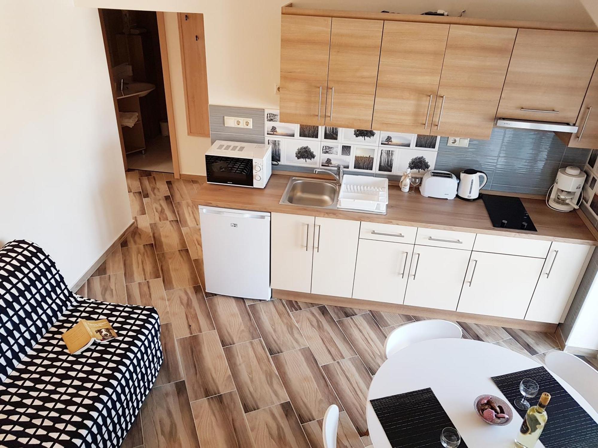 Silver Apartment